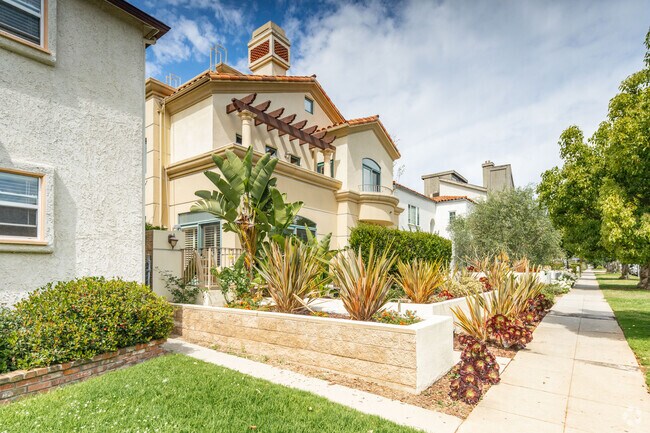 Exterior - 1022 10th St