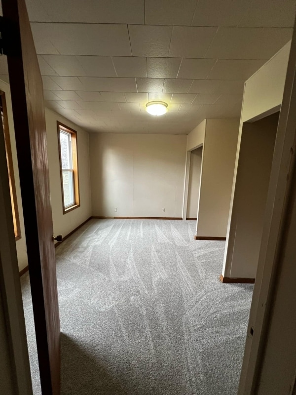 Building Photo - 318 N Cass Ave