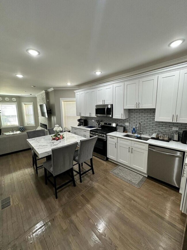 Foto del edificio - 6807 S Calumet Ave