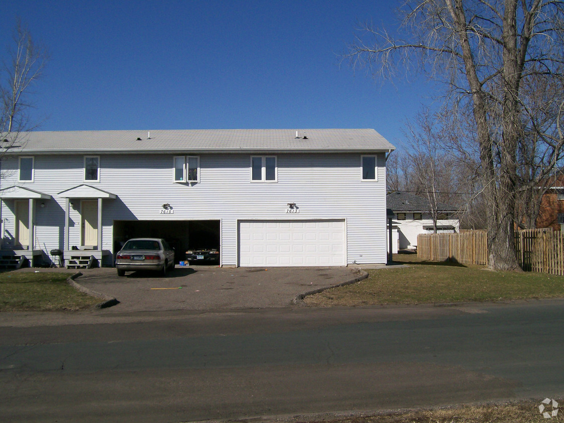 Primary Photo - 7613-7623 Woodlawn Dr