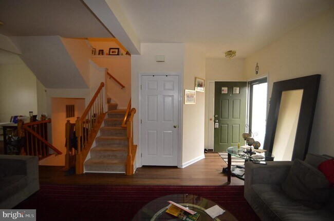 Foto del edificio - 25445 Morse Dr