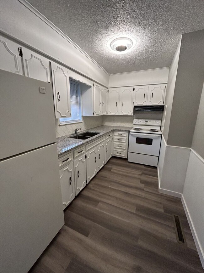 Foto del edificio - 905-907 N Rouse Duplex