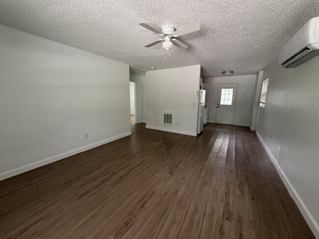 Foto del edificio - 1801 S Mellonville Ave