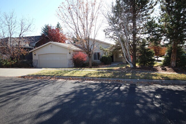 Building Photo - Eastside 3 Bdrm, 2 Bath House, All Applian...