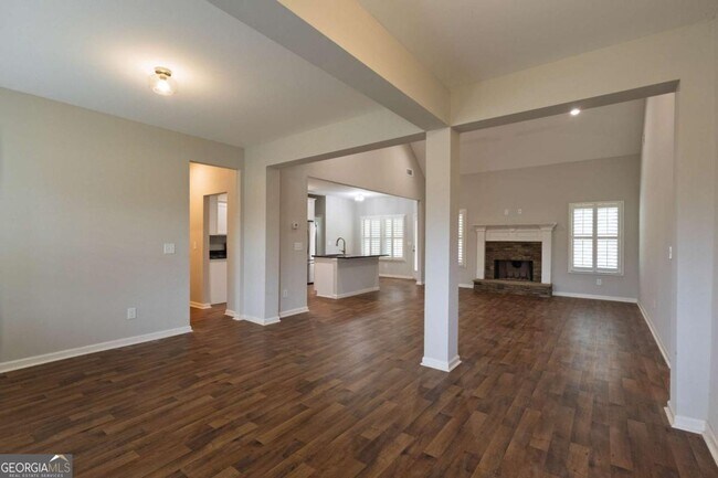 Foto del edificio - 214 Oakwood Dr