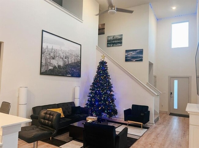 Building Photo - 7515 Traylor Cv