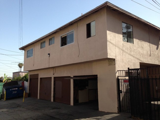Building Photo - 1577 Pine Ave