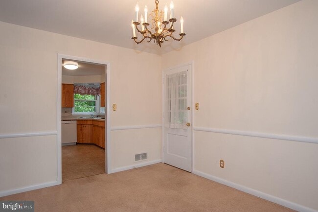 Foto del edificio - 5950 Clames Dr