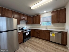 Building Photo - 70 SEQUOIA
