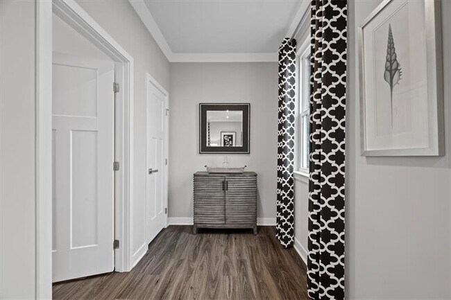 Building Photo - 102 Lupine Dr