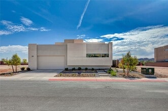 Building Photo - 124 Still Shrs St