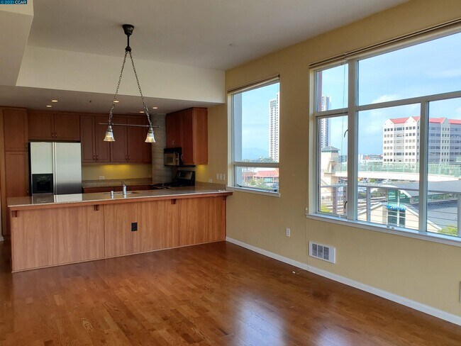 Foto del edificio - 5855 Horton St