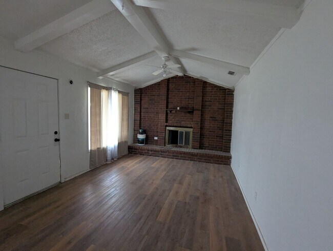 Building Photo - 1517 25th St