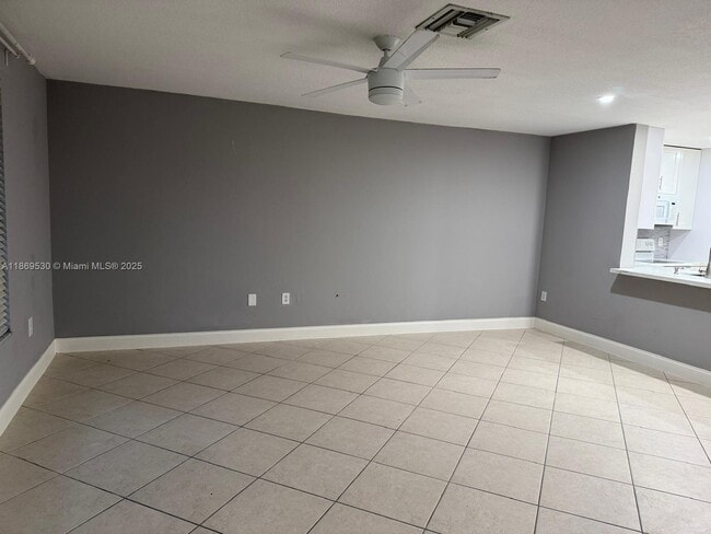 Foto del edificio - 305 NW 109th Ave