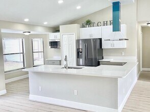 Building Photo - 1545 Wyman Cir