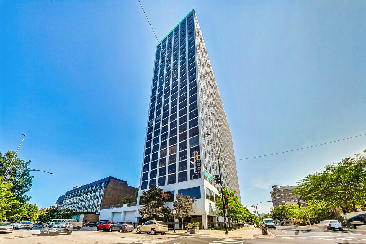 Primary Photo - 4343 N Clarendon Ave