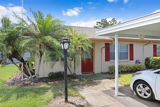 Building Photo - 2210 Greenhaven Dr