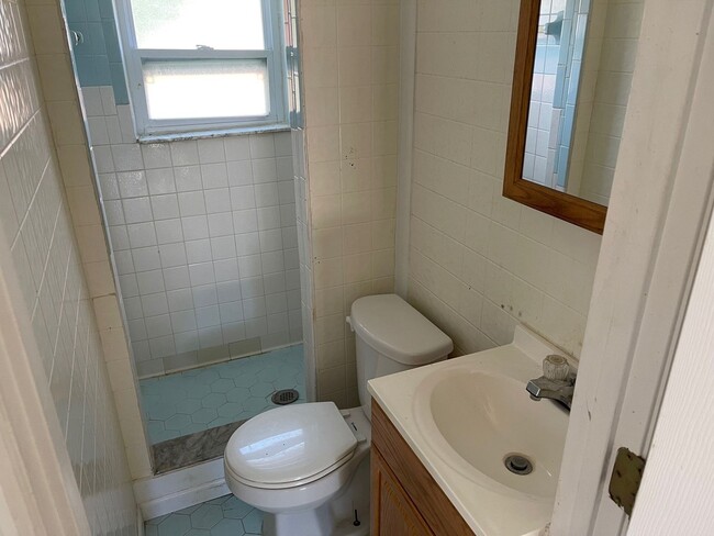 Building Photo - Studio Apt in Winter Haven with Water Incl...