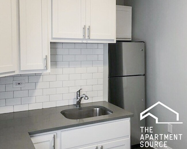 Foto del edificio - 5057 N Damen Ave