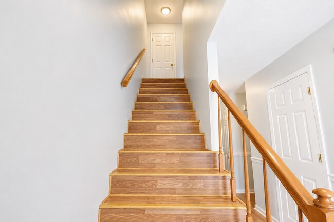 Building Photo - **Updated 2 Bed, 1.5 Bath End-Unit Condo with Large 2-Car Garage – Prime Johnson City Location**