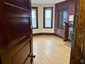 Building Photo - 10 Agawam St