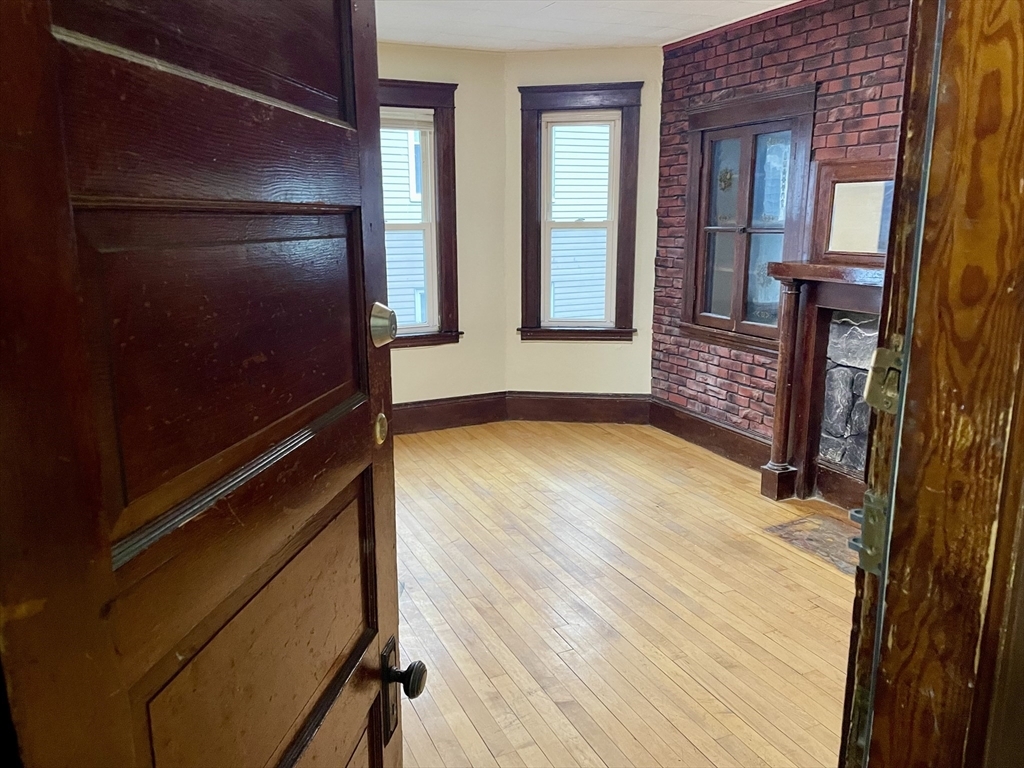 Primary Photo - 10 Agawam St