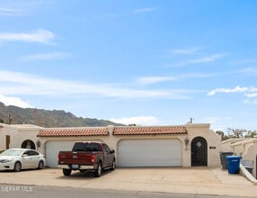Building Photo - 316 Thunderbird Dr