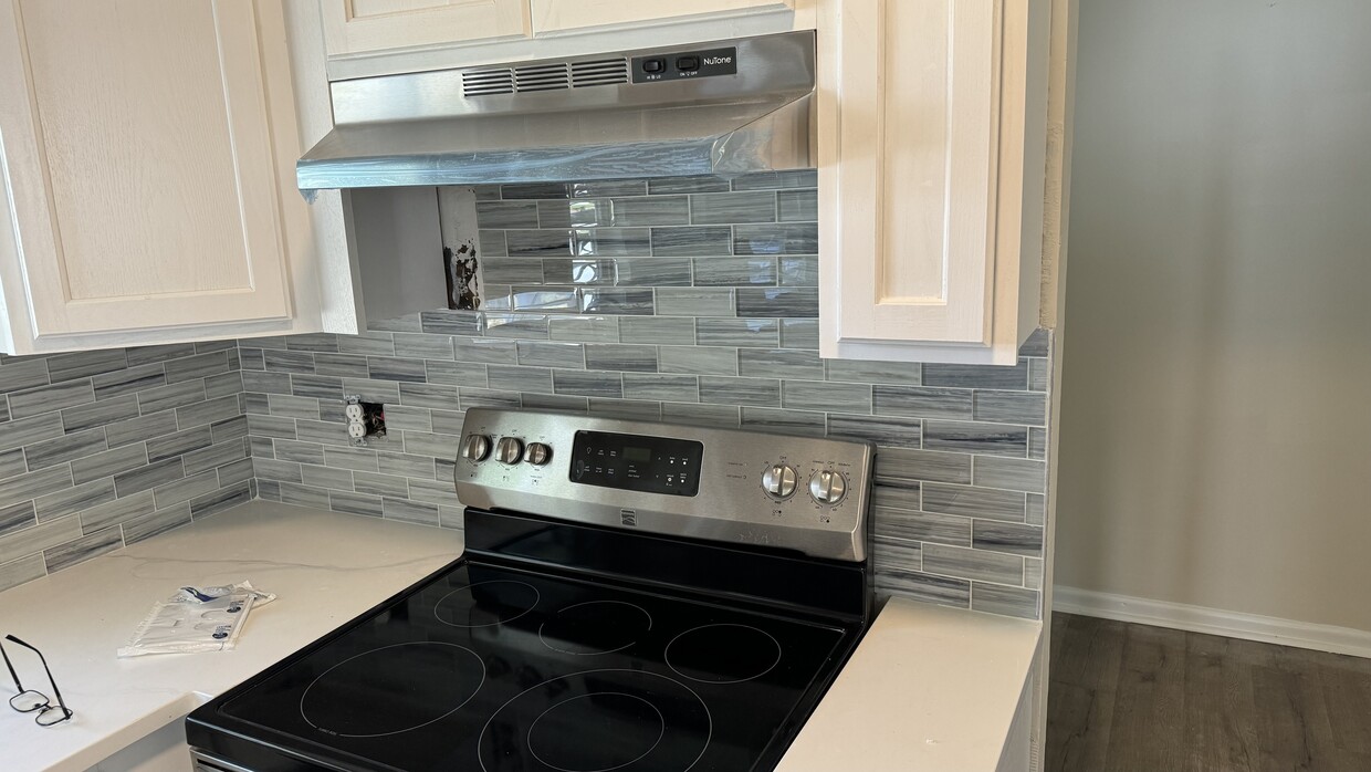 Foto principal - 8114 Meadowglen Dr