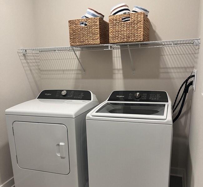 Building Photo - Sandbar