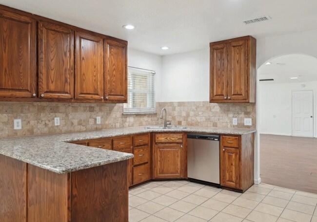 Foto del edificio - 3817 Trail Lake Dr