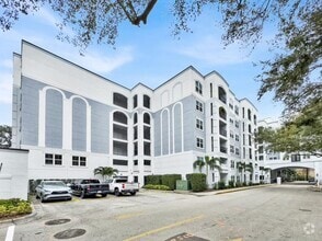 Building Photo - 206 E South St
