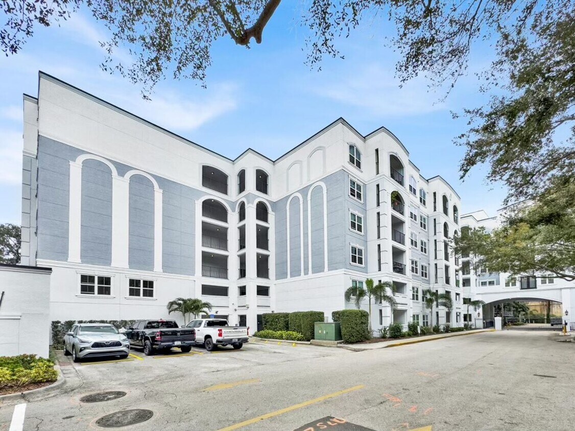 Foto principal - The Grande Downtown - REMODELED 1 Bedroom ...