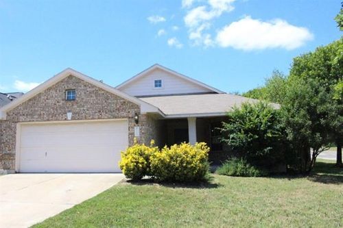 Foto principal - 715 Spring Brook Ln
