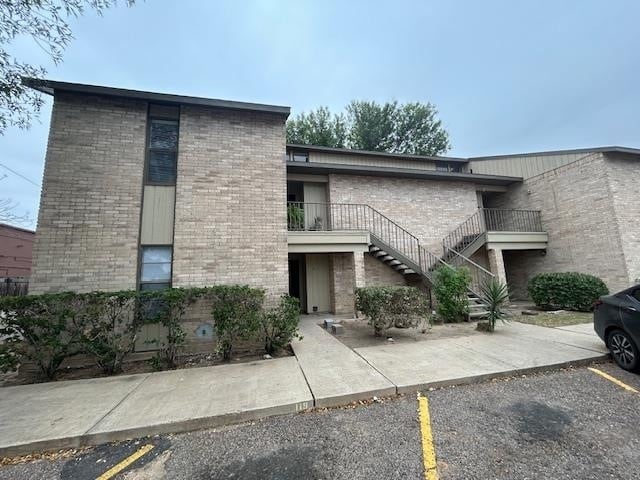 Foto del edificio - 100 Hillside Rd