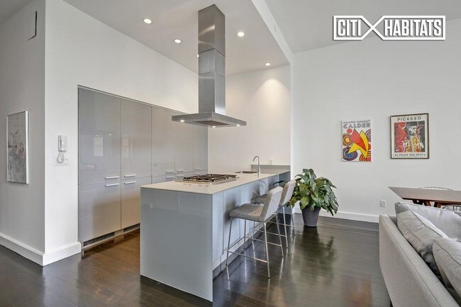 Foto del edificio - 420 W 25th St