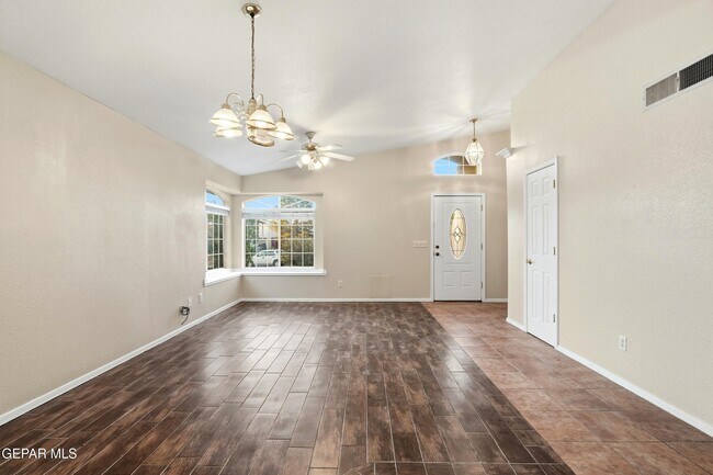 Building Photo - 7536 Le Conte Dr