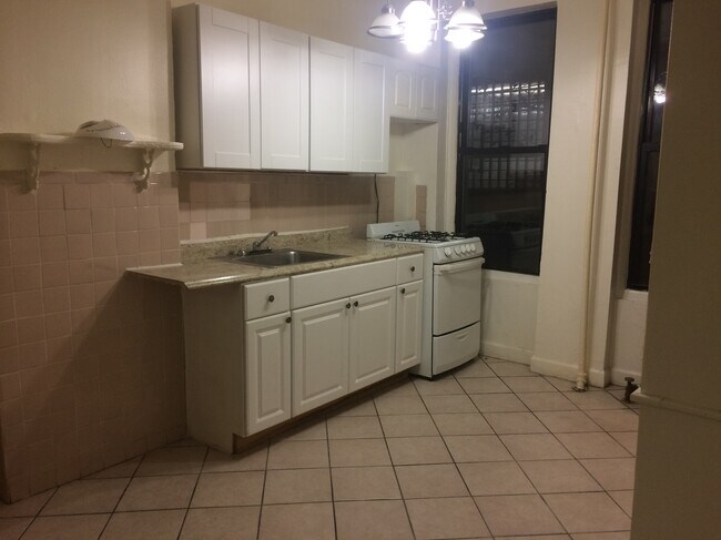 Foto del edificio - 3243 48th St