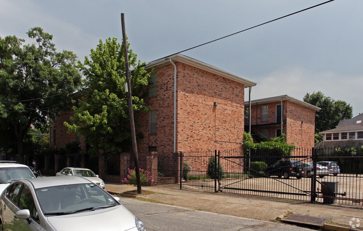 Foto del edificio - 7500 Maple St