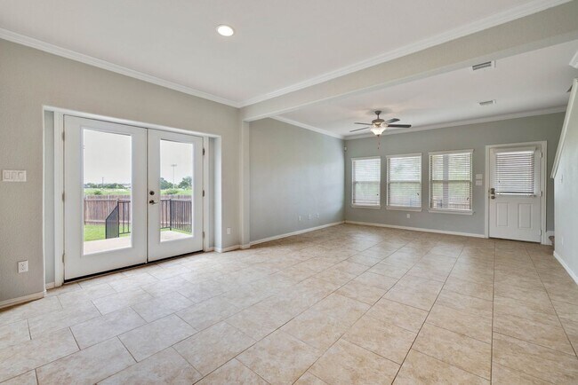 Foto del edificio - 1300 Camino Ct