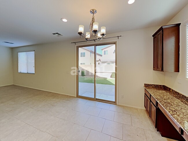 Foto del edificio - 492 Bright Peridot Ave