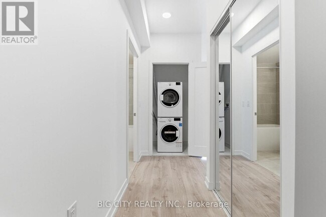 Photo du bâtiment - 9751 Markham Rd