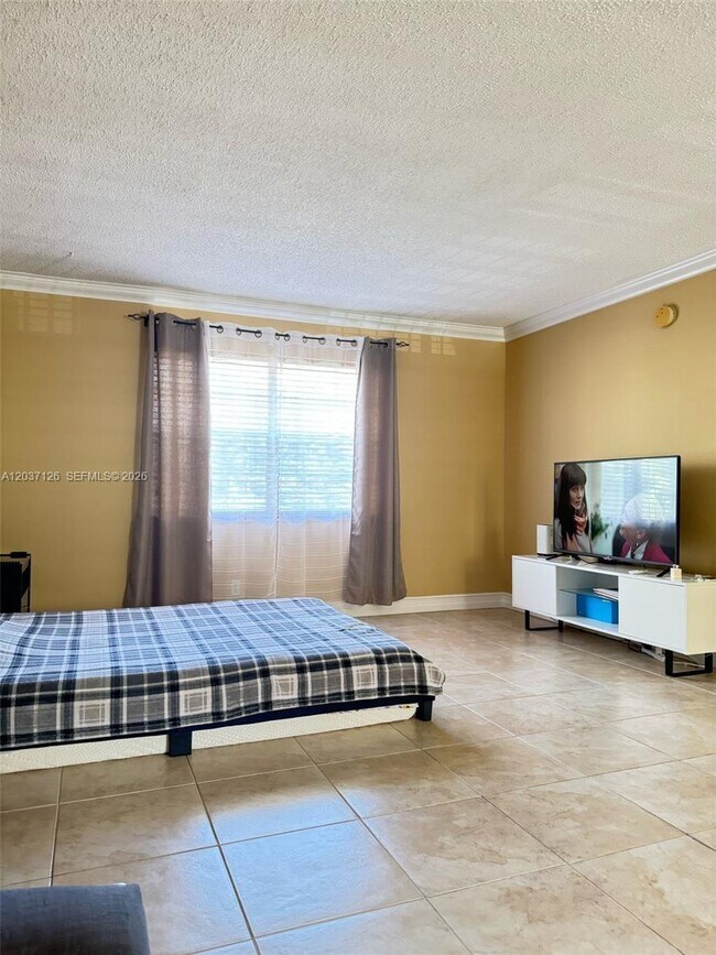 Foto del edificio - 1300 Moffett St