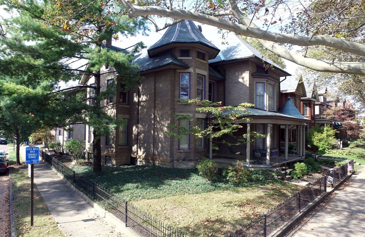 Primary Photo - Neil Ave 839-843 CR