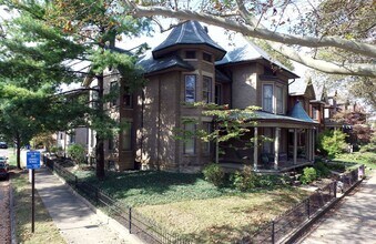 Building Photo - 839 Neil Ave