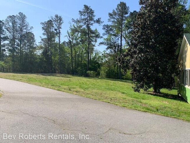 Building Photo - 3 br, 1.5 bath House - 1321 Yates Store Road