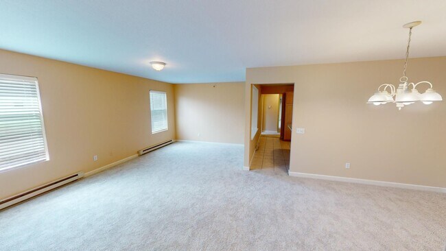 Foto del edificio - Excellent Canfield Location!! Very clean and well maintained 3 bedroom/2 Full Bath Condo.