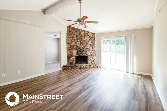 Foto del edificio - 7158 Rose Trail Dr