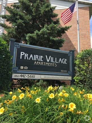Building Photo - Prairie Village