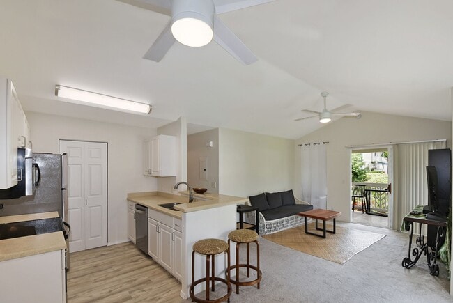Building Photo - 75-6081 Ali'i Drive H202