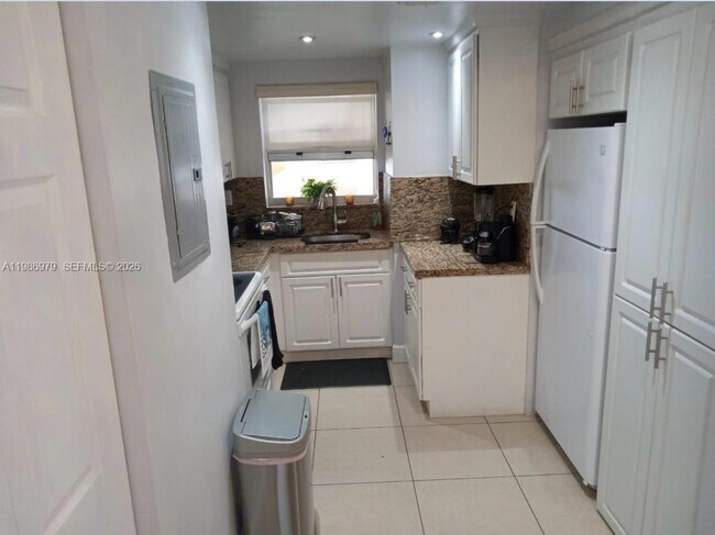 Foto del edificio - 8860 Fontainebleau Blvd